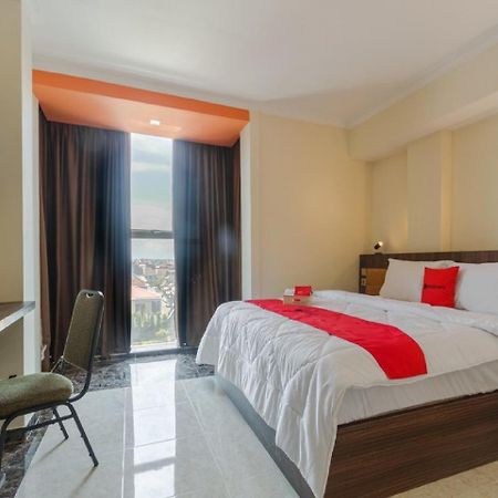 נקסר Reddoorz Plus @ Boulevard Panakkukang מראה חיצוני תמונה