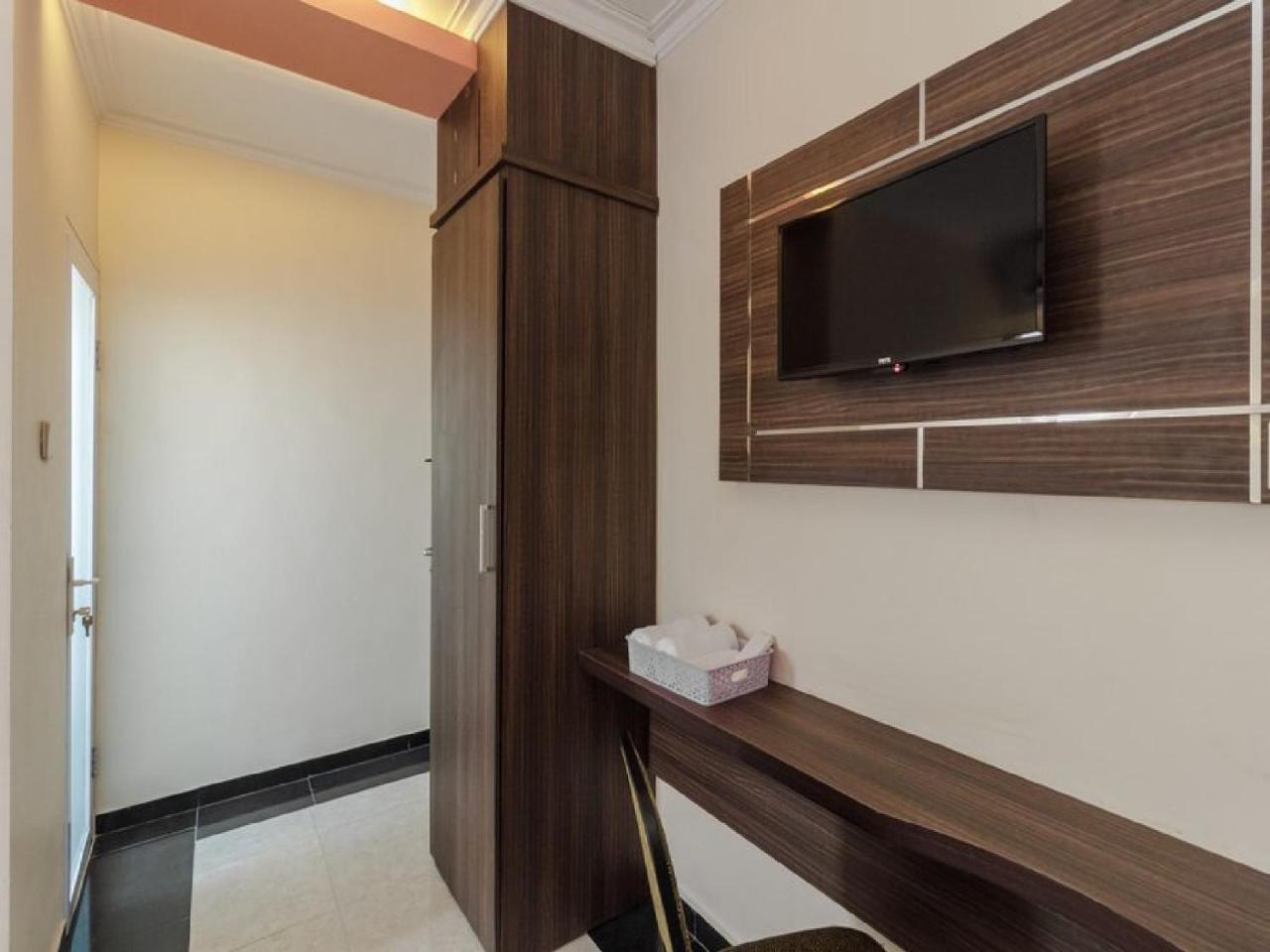 נקסר Reddoorz Plus @ Boulevard Panakkukang מראה חיצוני תמונה