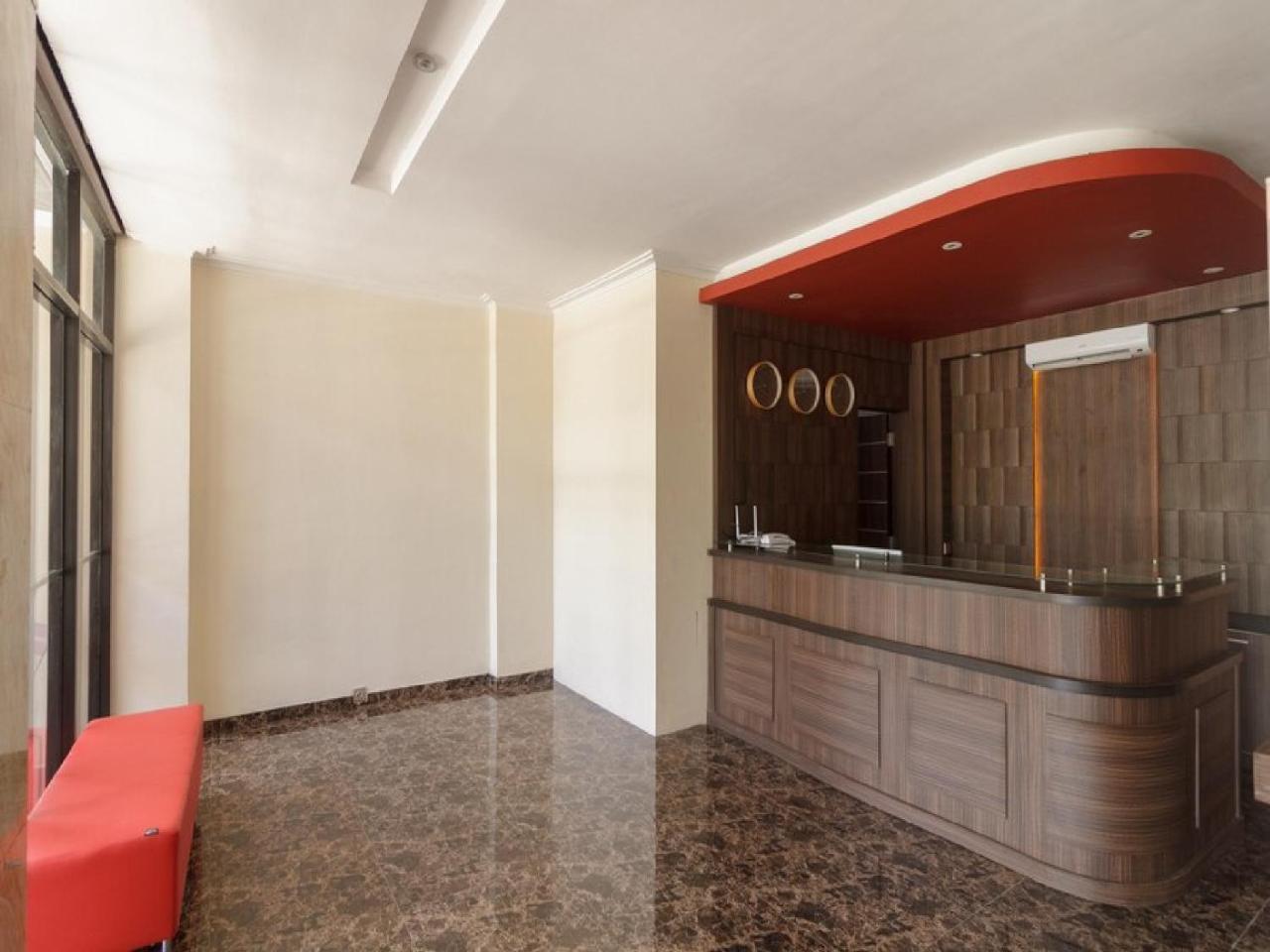 נקסר Reddoorz Plus @ Boulevard Panakkukang מראה חיצוני תמונה